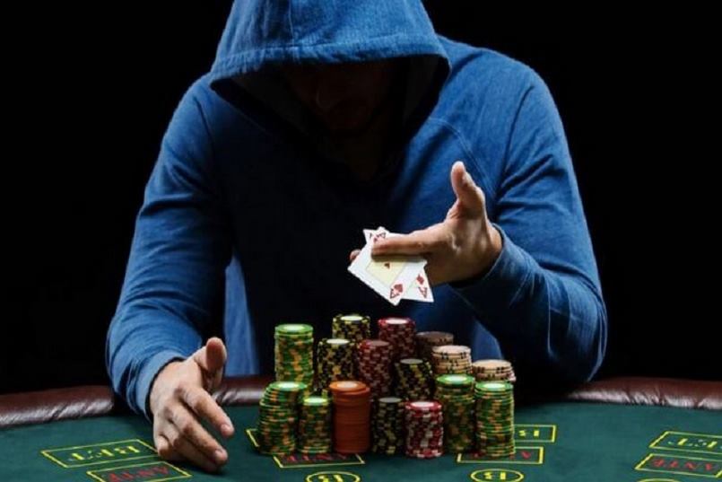 Chọn thời điểm phù hợp để tiến hành Bluff trong Poker