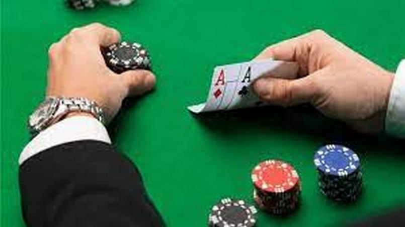 Những chiến thuật Bluff trong Poker hiệu quả
